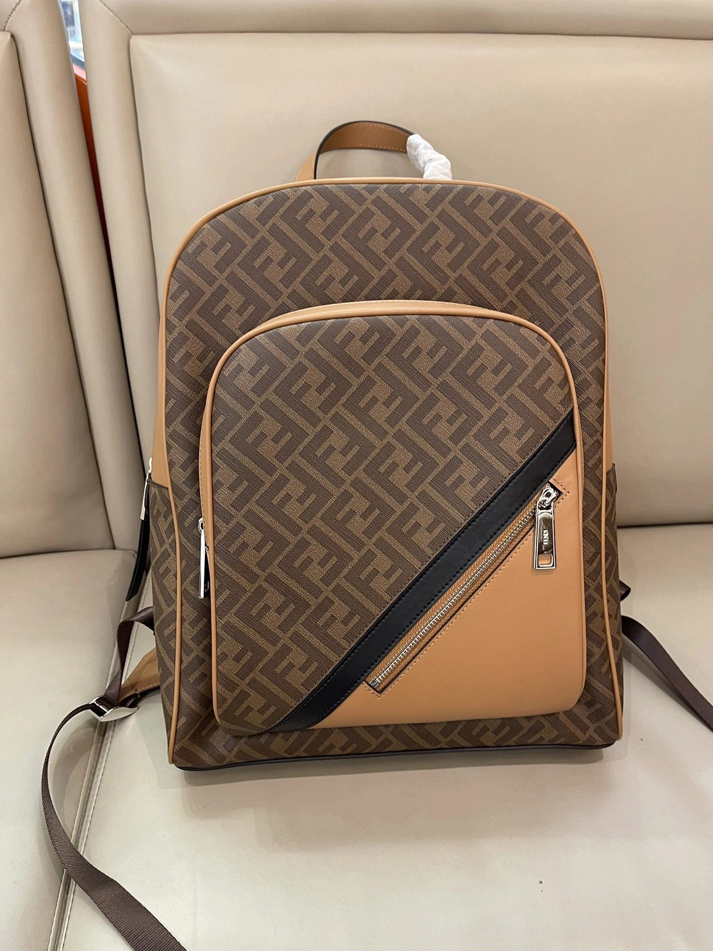Fendi AAA Man Backpacks Classic 1446