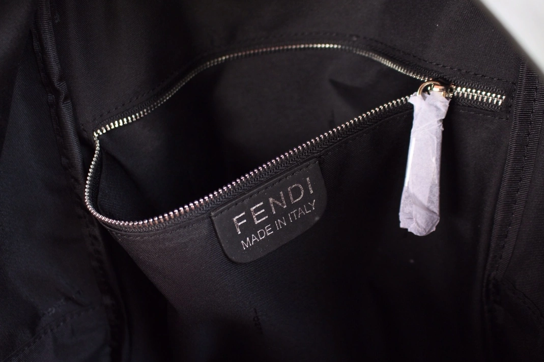 Fendi AAA Man Backpacks Comfortable 3553
