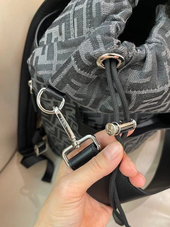 Fendi AAA Man Backpacks Resilient 7900