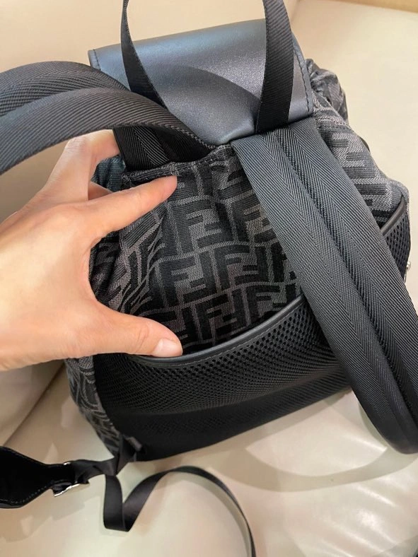 Fendi AAA Man Backpacks Sleek 5445