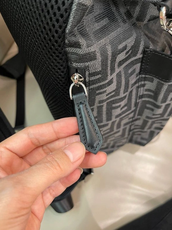 Fendi AAA Man Backpacks Sleek 5445