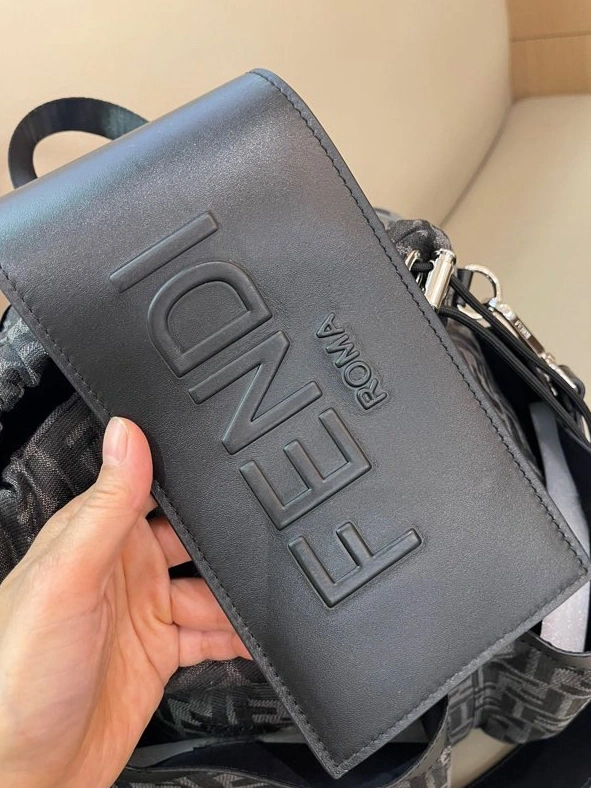Fendi AAA Man Backpacks Sleek 5445