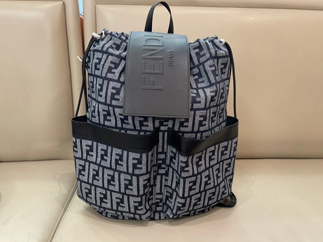 Fendi AAA Man Backpacks SmartChoice 7002