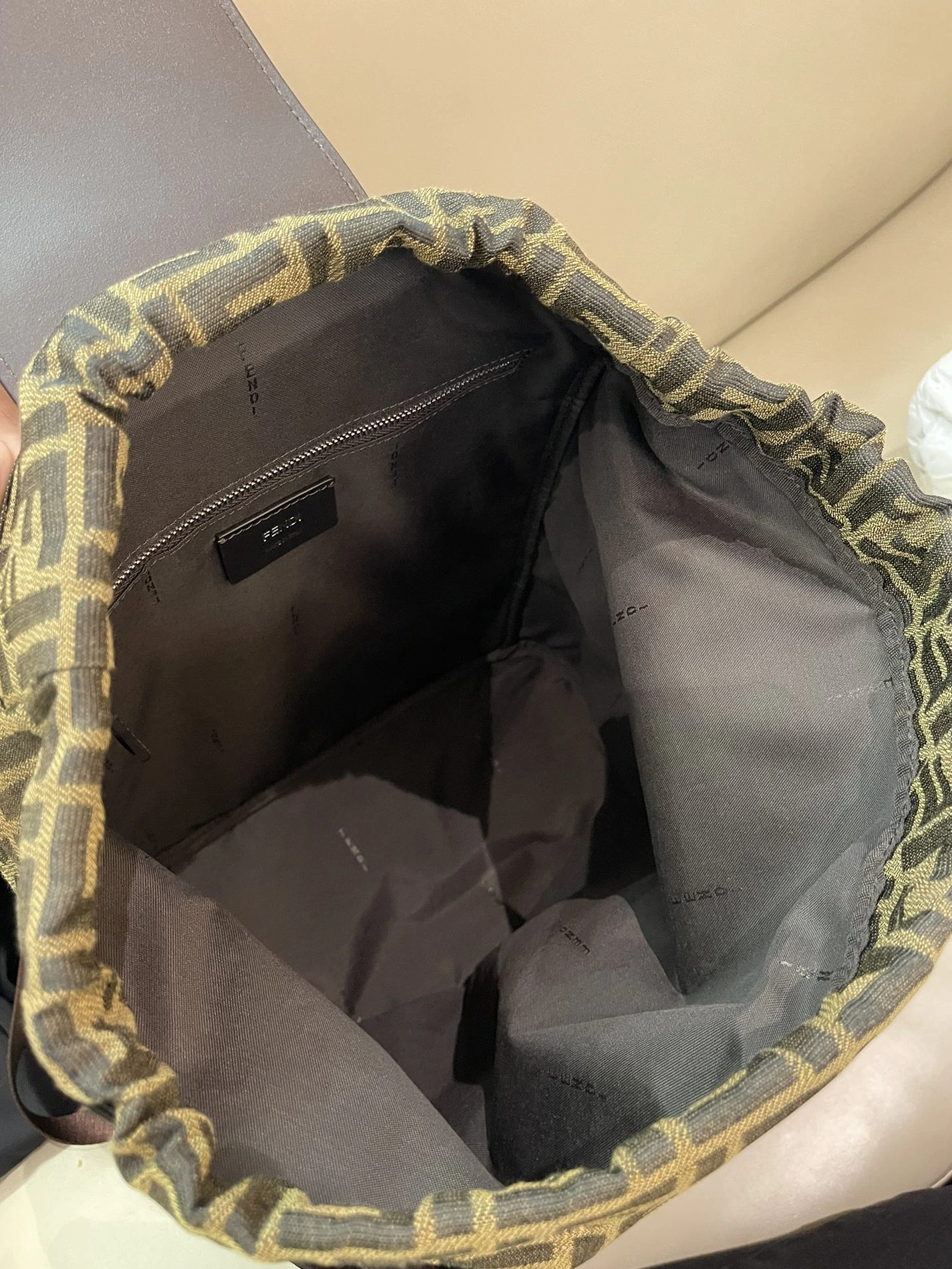 Fendi AAA Man Backpacks Stylish 6980