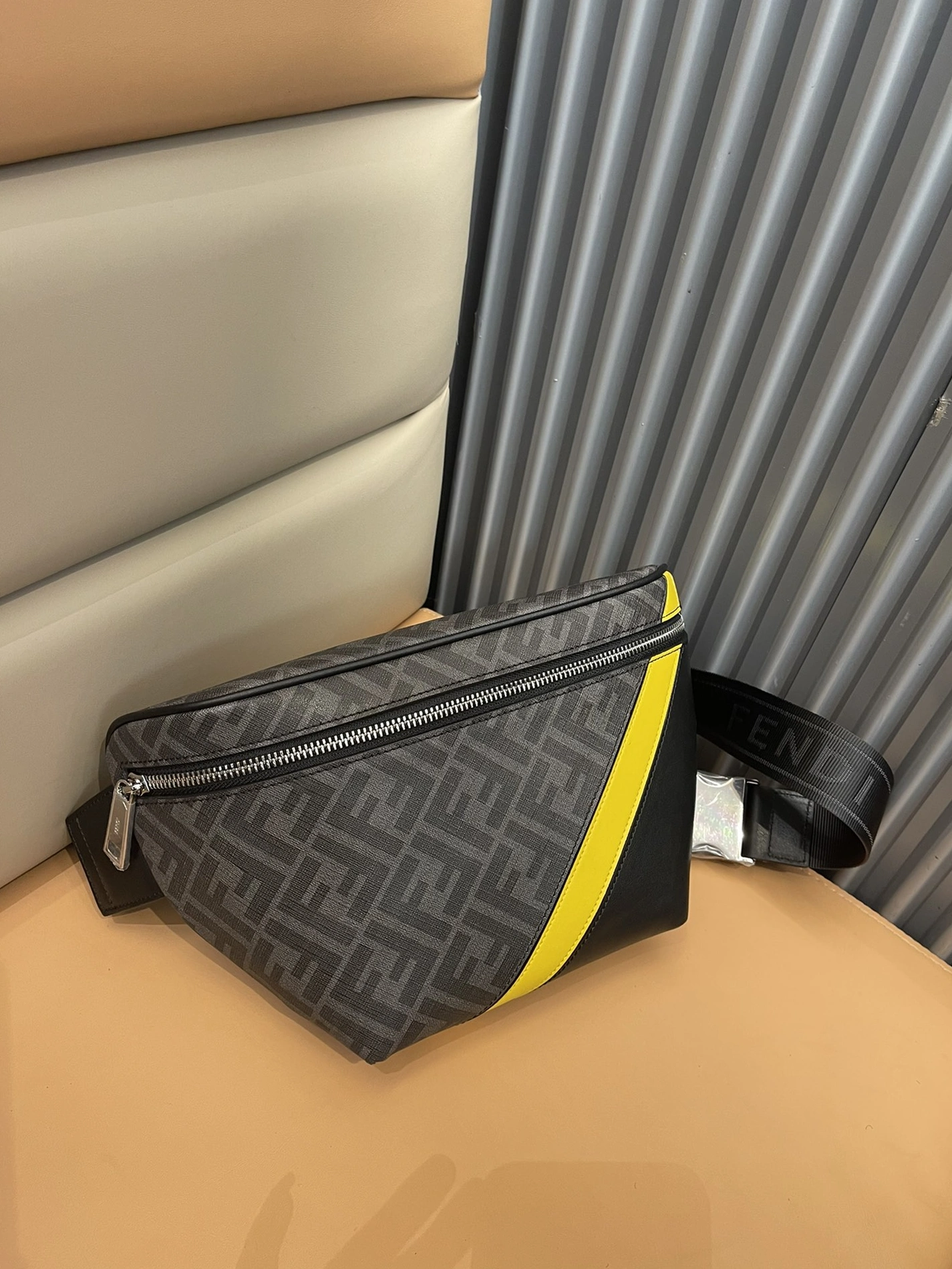 Fendi AAA Man Belt Bags GoodFit 5653