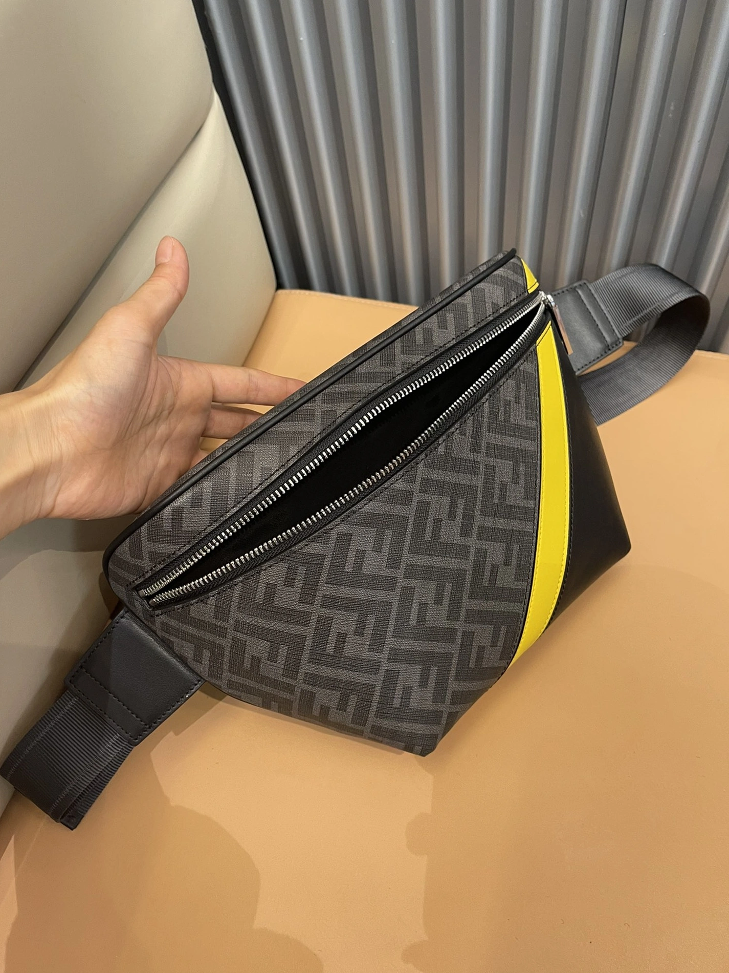 Fendi AAA Man Belt Bags GoodFit 5653