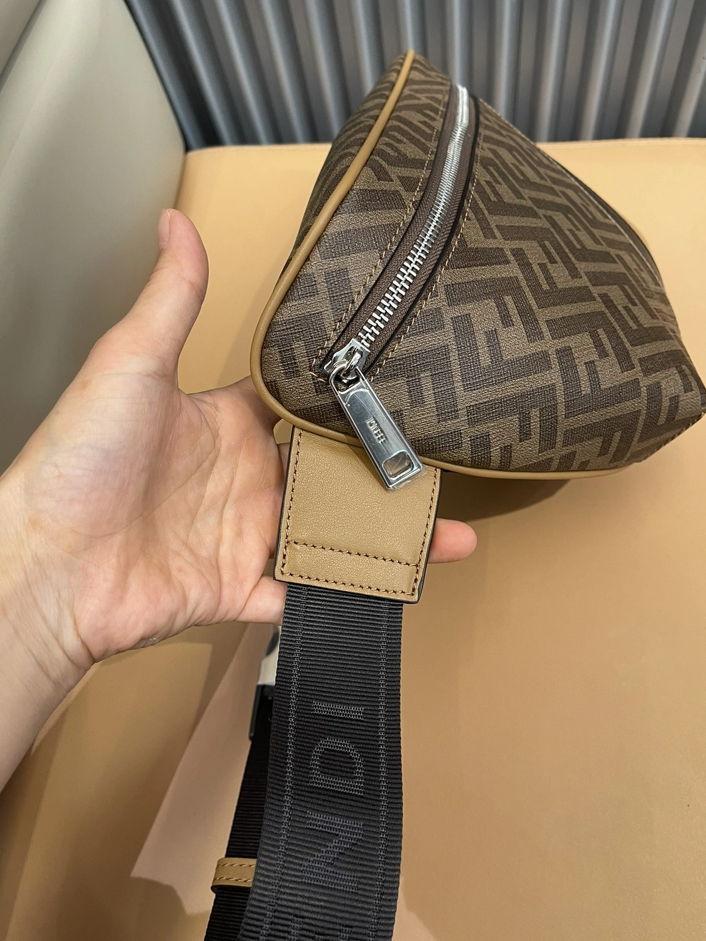 Fendi AAA Man Belt Bags Resilient 6953