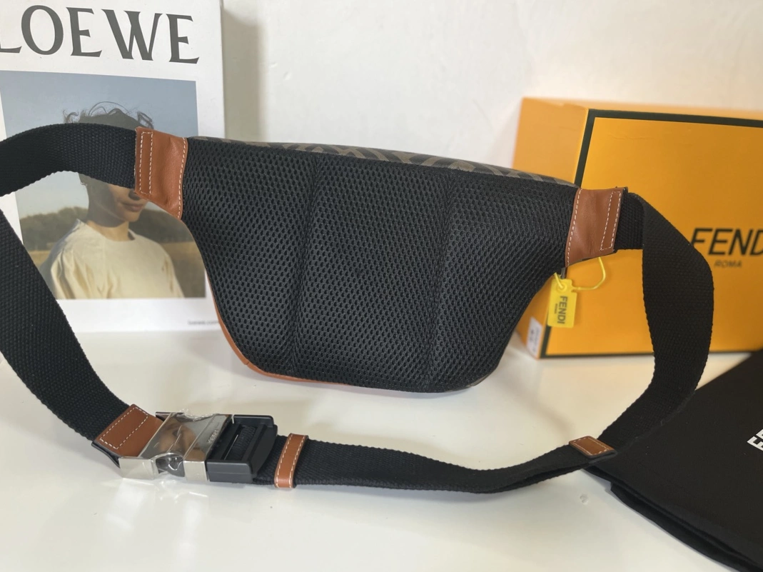 Fendi AAA Man Belt Bags Timeless 2237