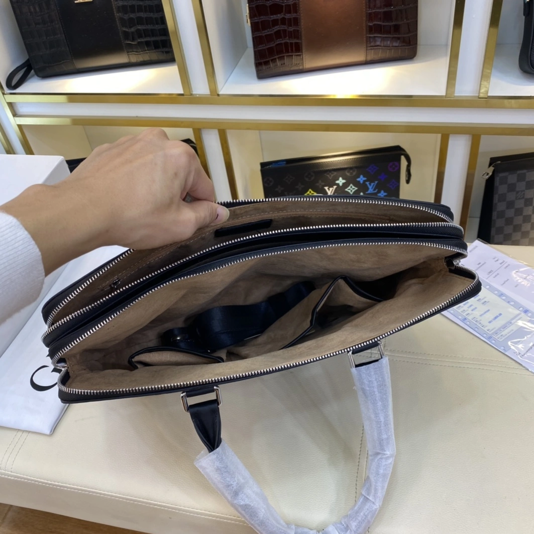 Fendi AAA Man Handbags Minimalist 273
