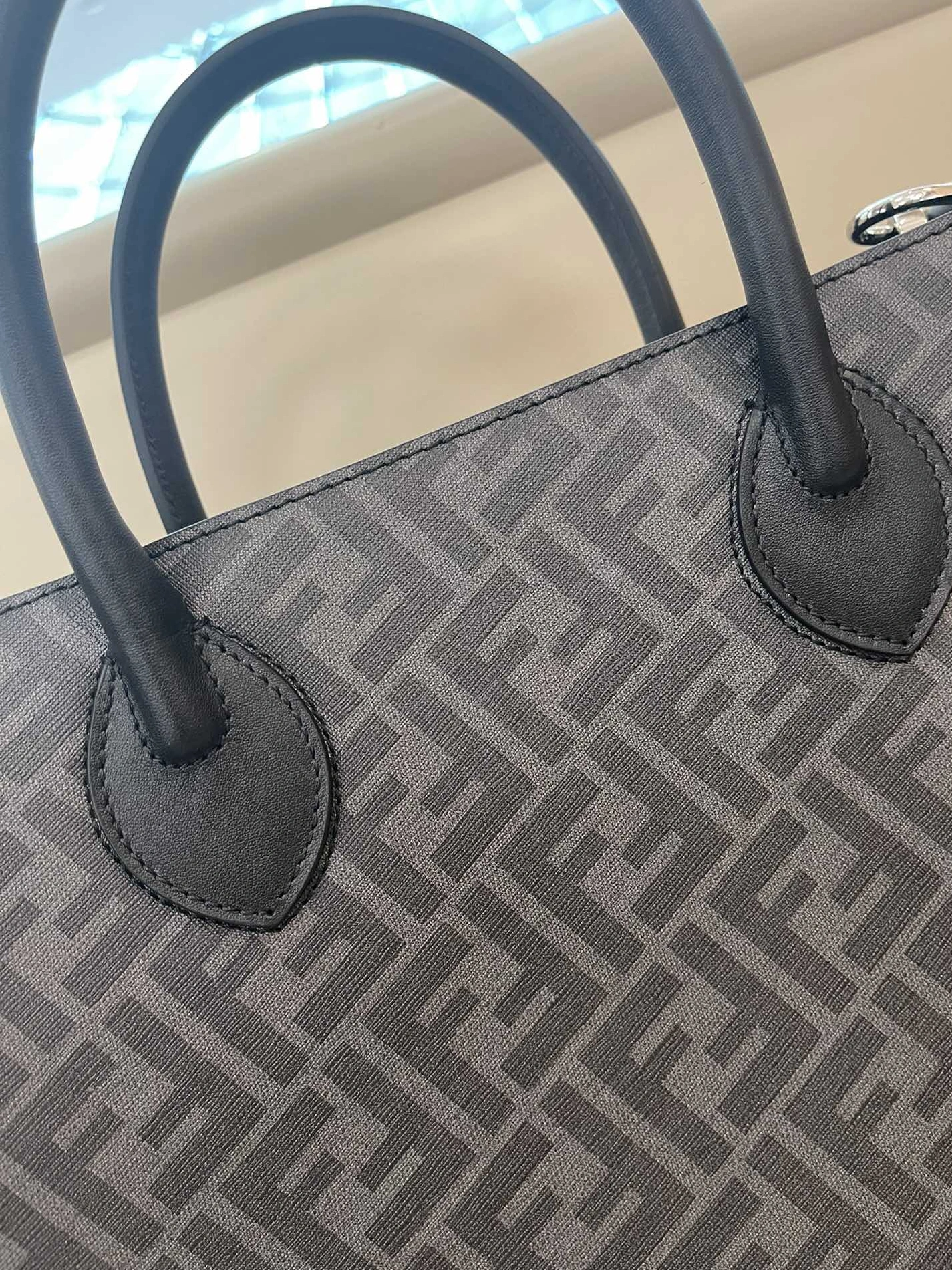 Fendi AAA Man Handbags Sleek 3621