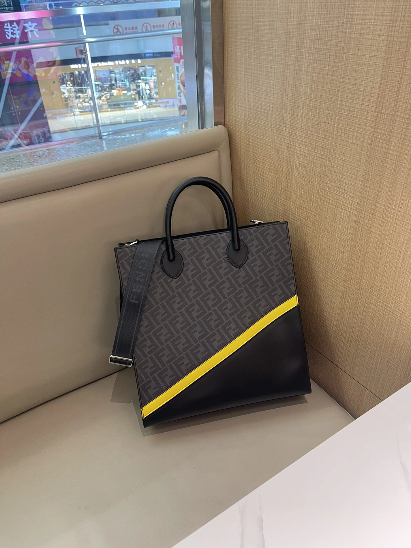 Fendi AAA Man Handbags Sleek 3621