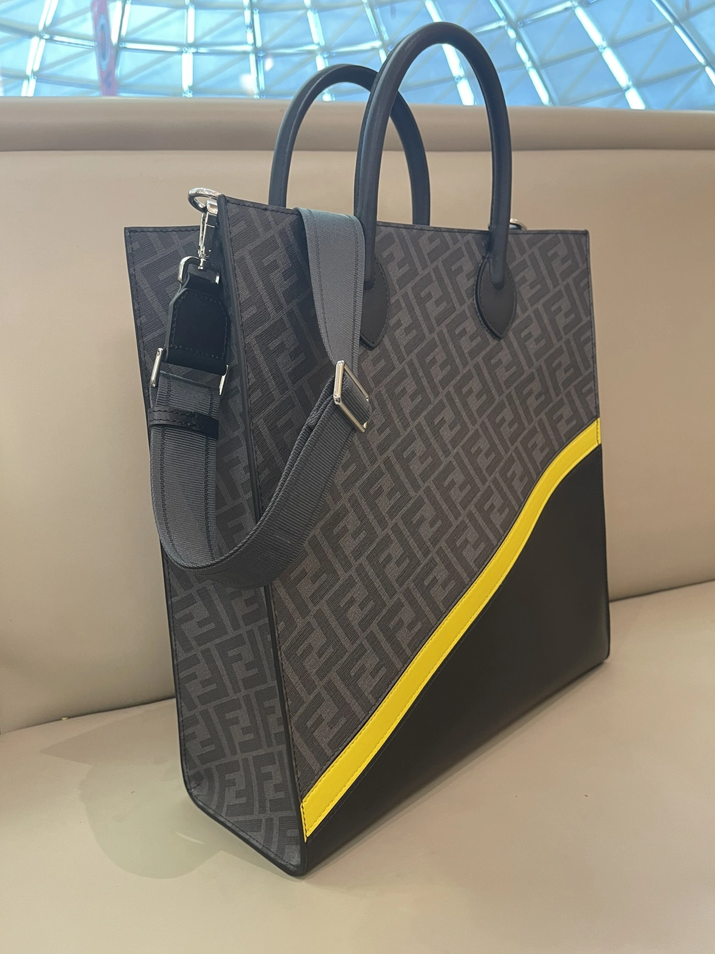Fendi AAA Man Handbags Sleek 3621