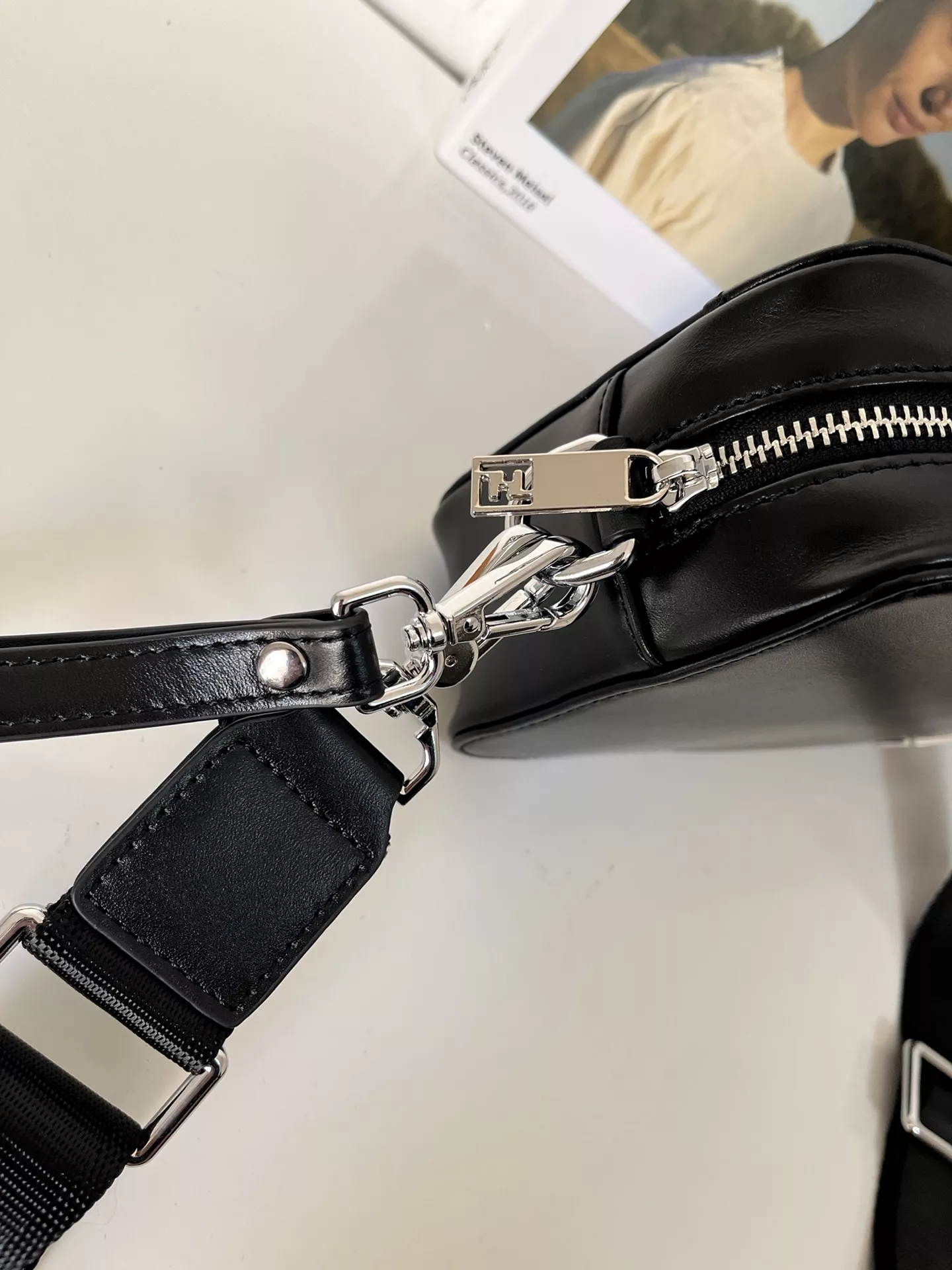 Fendi AAA Man Messenger Bags BestValue 4622