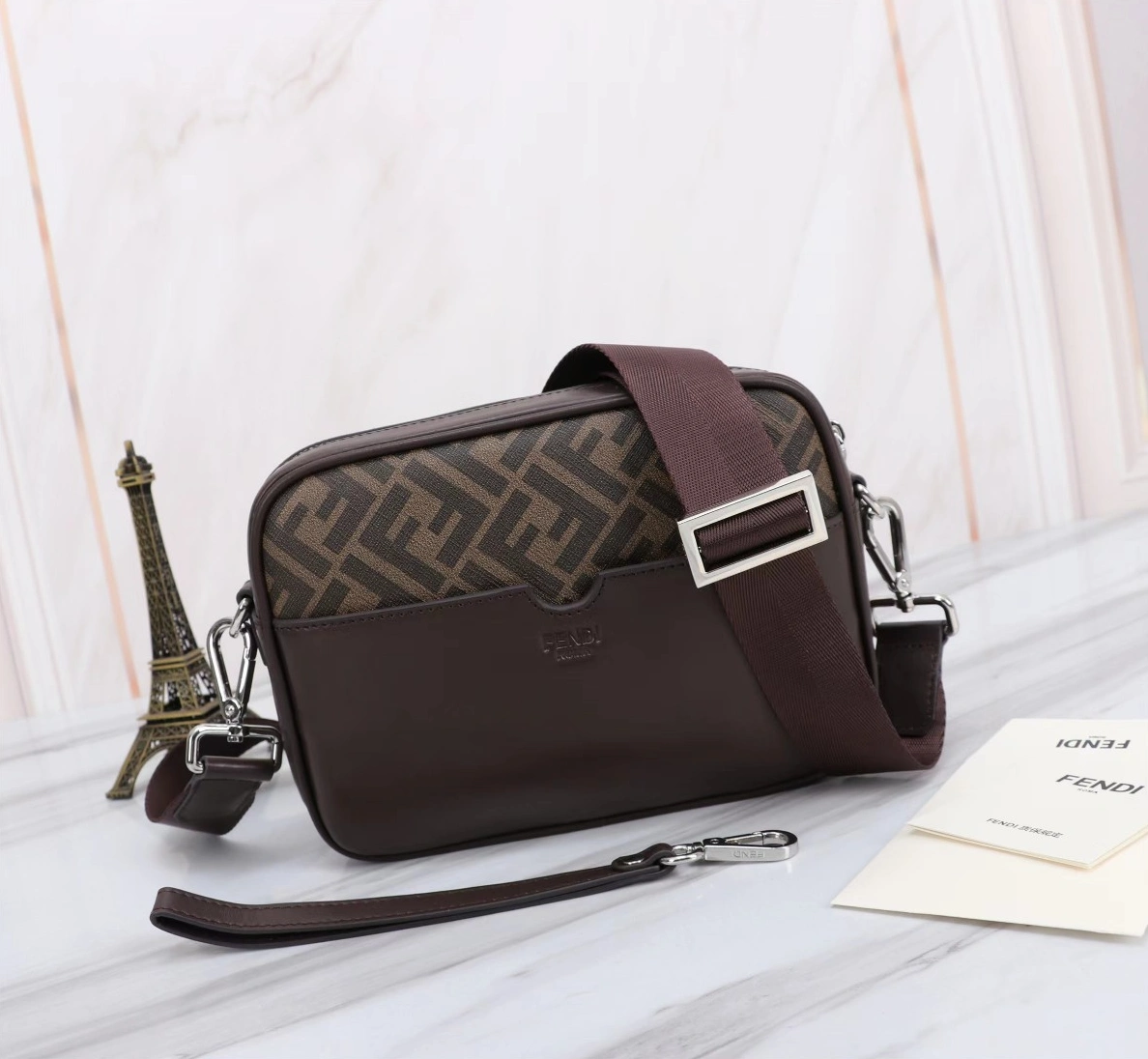 Fendi AAA Man Messenger Bags Breathable 1199