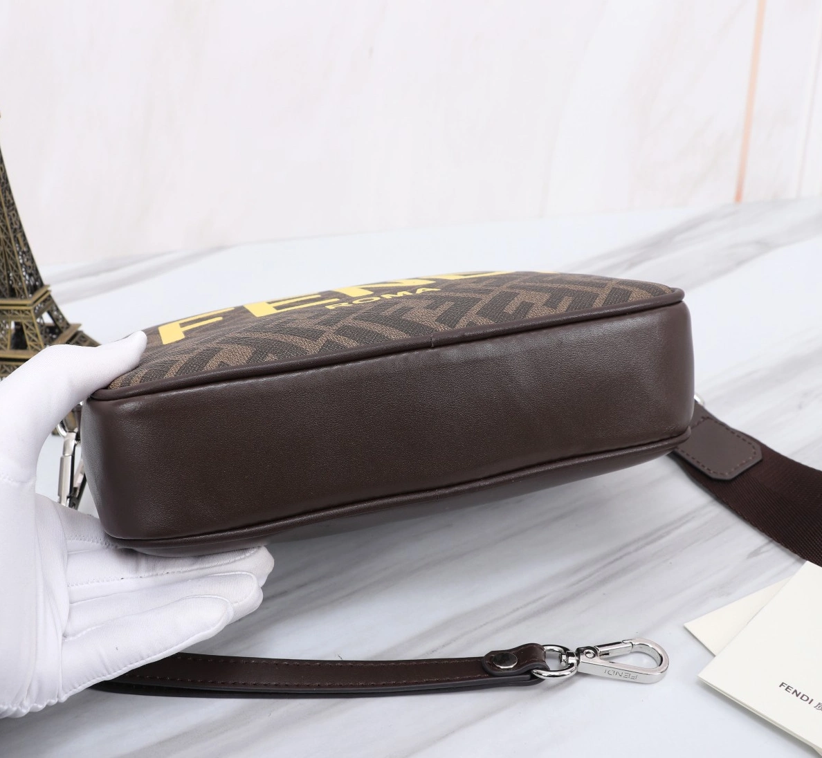 Fendi AAA Man Messenger Bags Breathable 1199