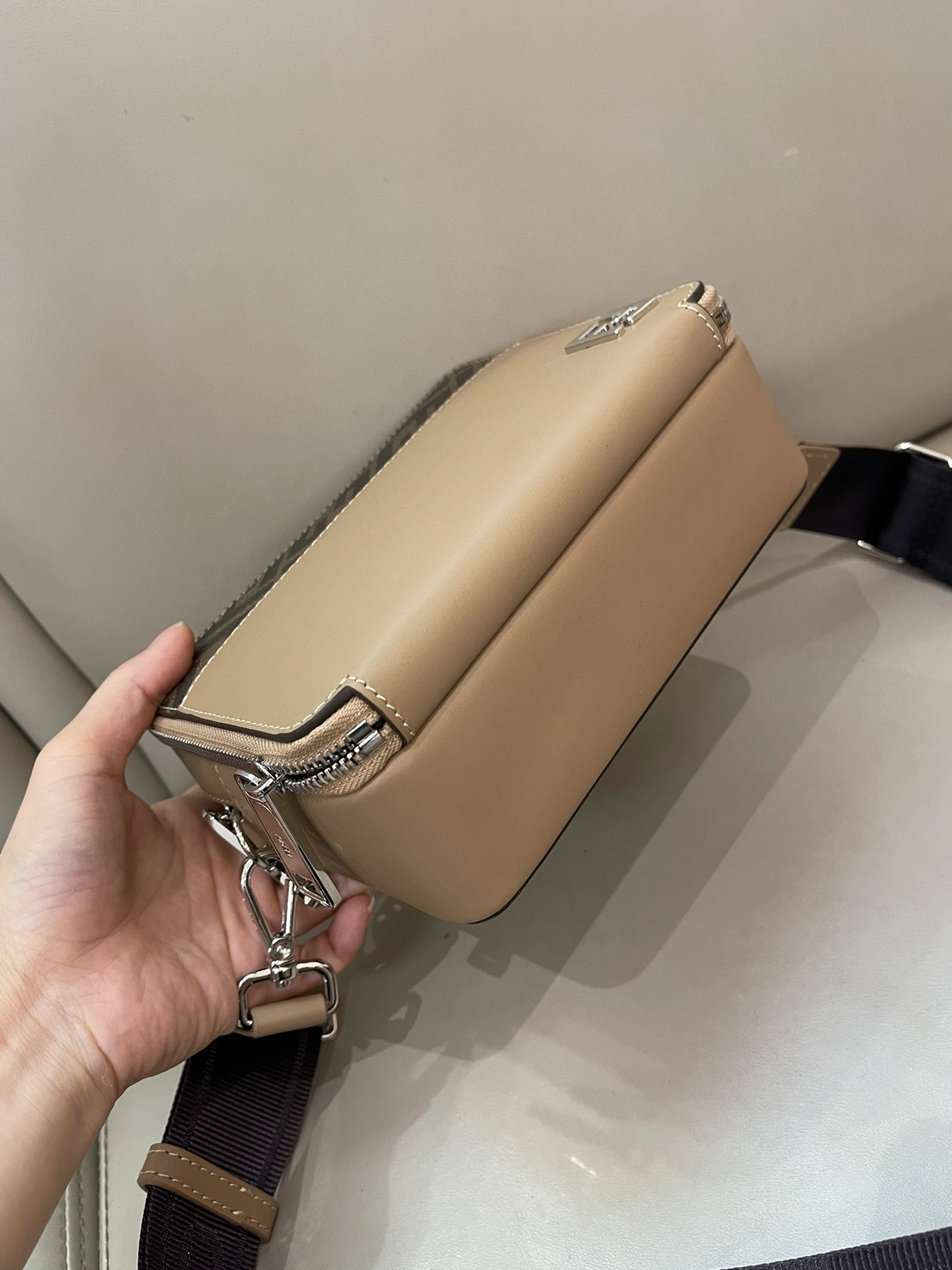 Fendi AAA Man Messenger Bags Comfortable 8616