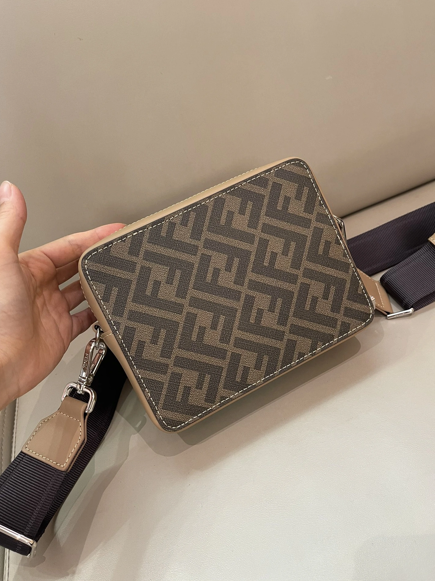 Fendi AAA Man Messenger Bags Comfortable 8616