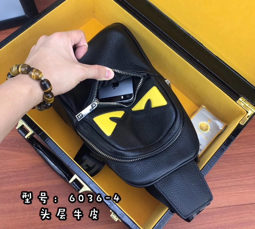 Fendi AAA Man Messenger Bags Cozy 558