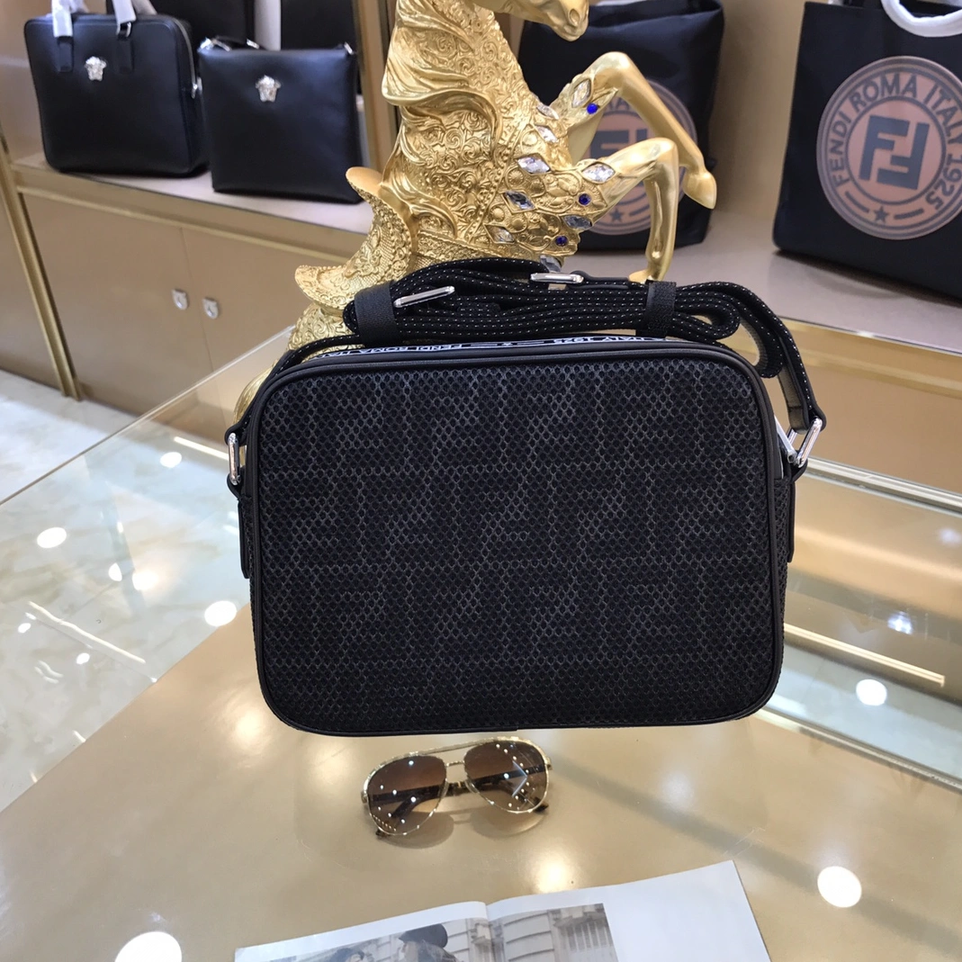 Fendi AAA Man Messenger Bags Elegant 601