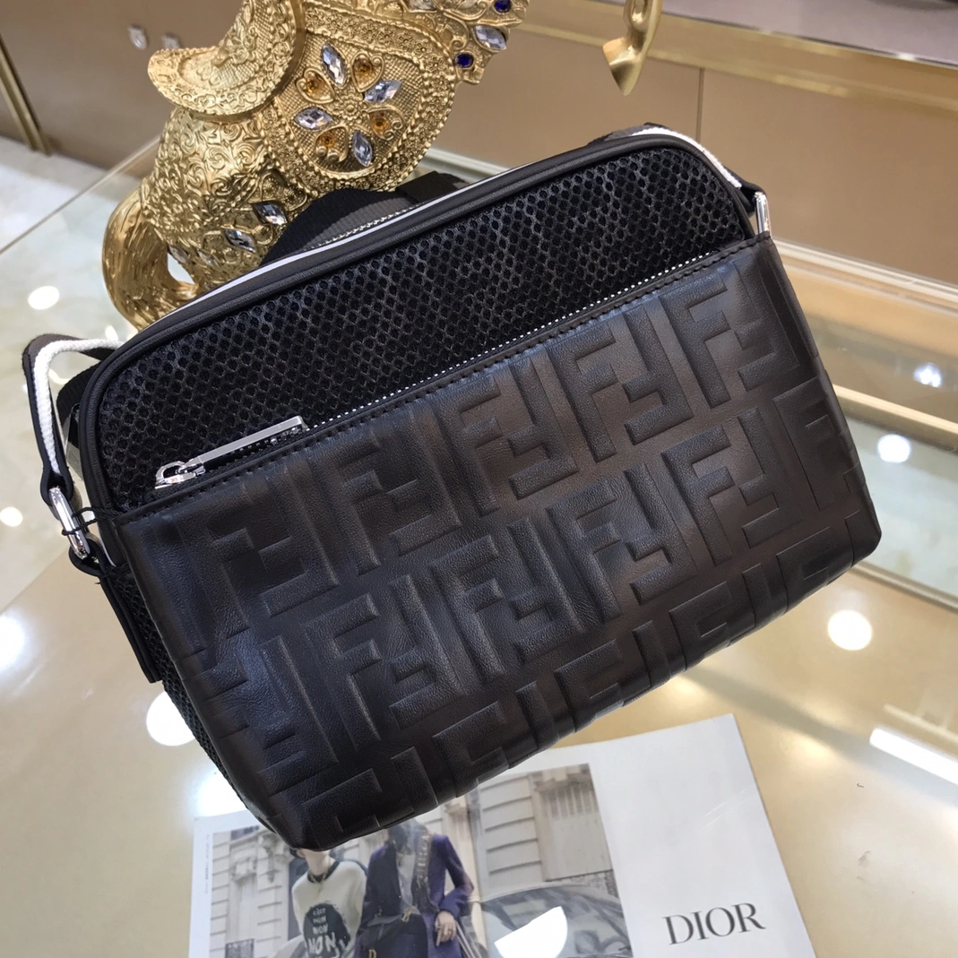Fendi AAA Man Messenger Bags Elegant 601