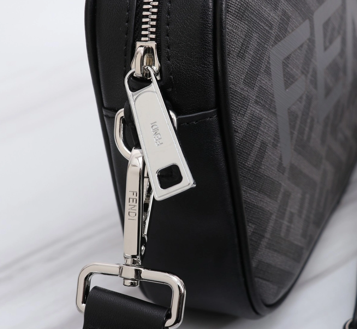 Fendi AAA Man Messenger Bags EyeCatching 1316