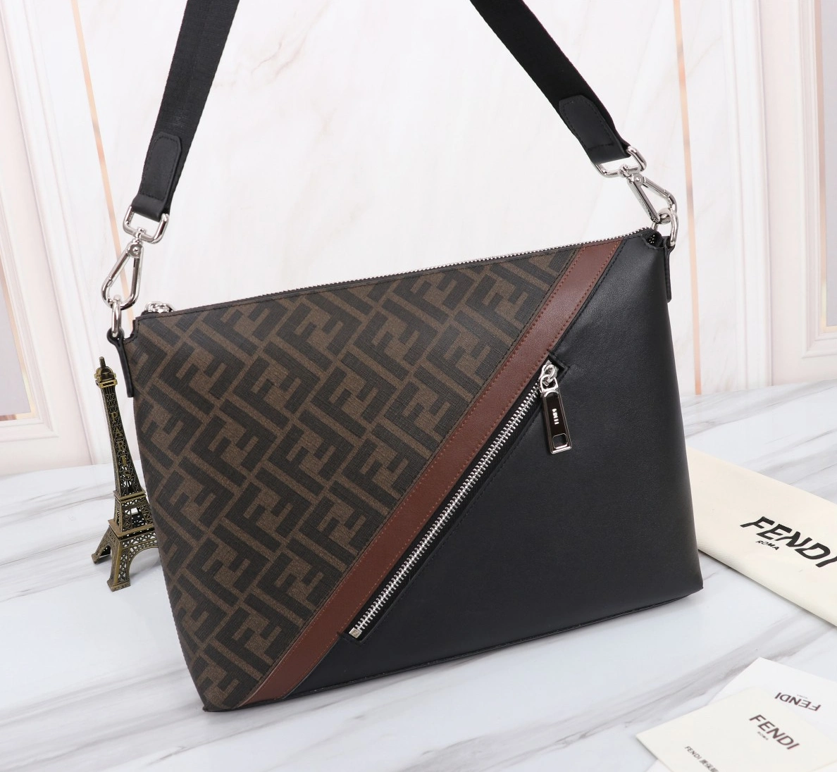 Fendi AAA Man Messenger Bags Fashionable 9287