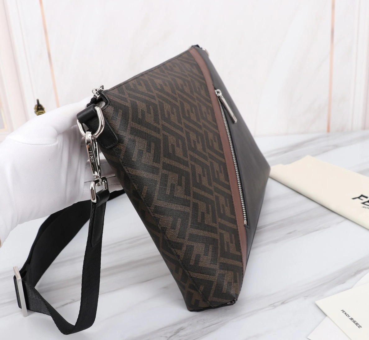 Fendi AAA Man Messenger Bags Fashionable 9287