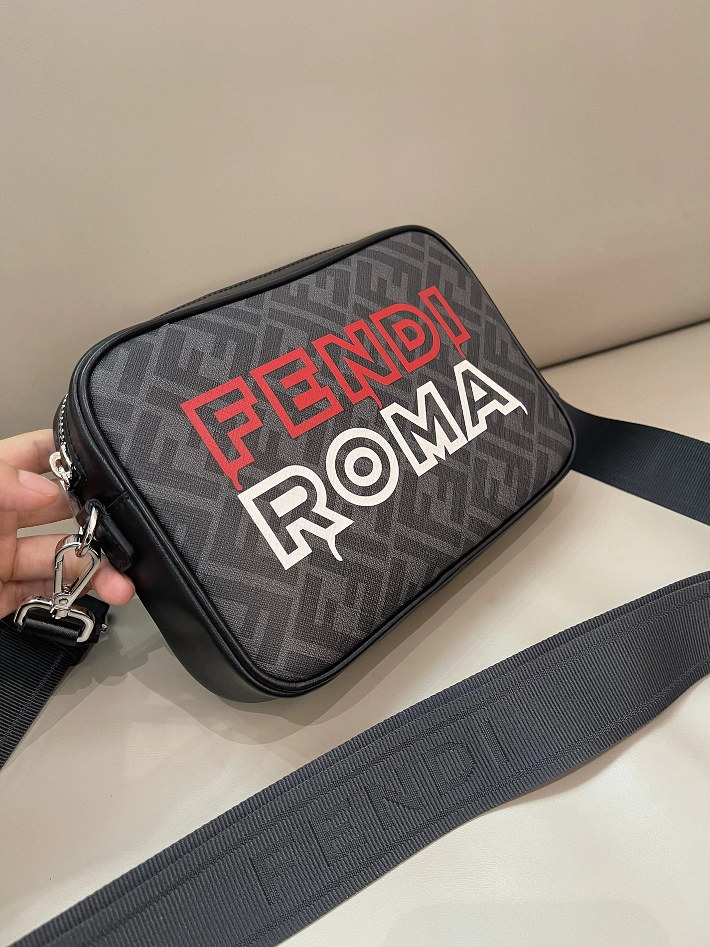 Fendi AAA Man Messenger Bags Functional 8439