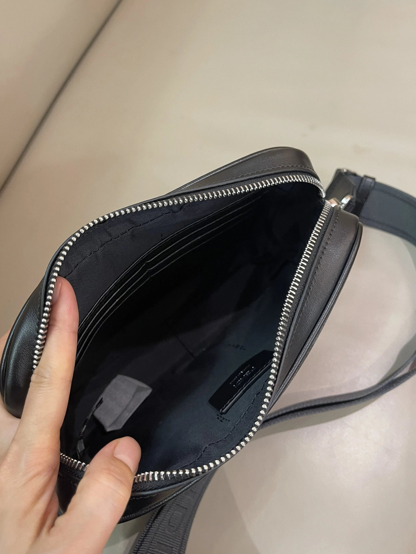 Fendi AAA Man Messenger Bags Functional 8439