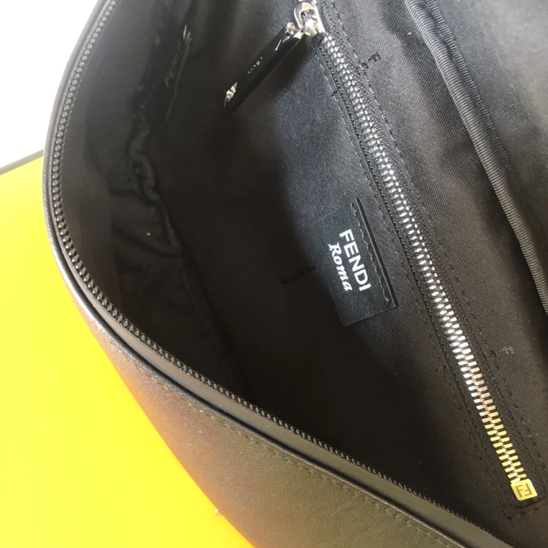 Fendi AAA Man Messenger Bags GoodFit 9223