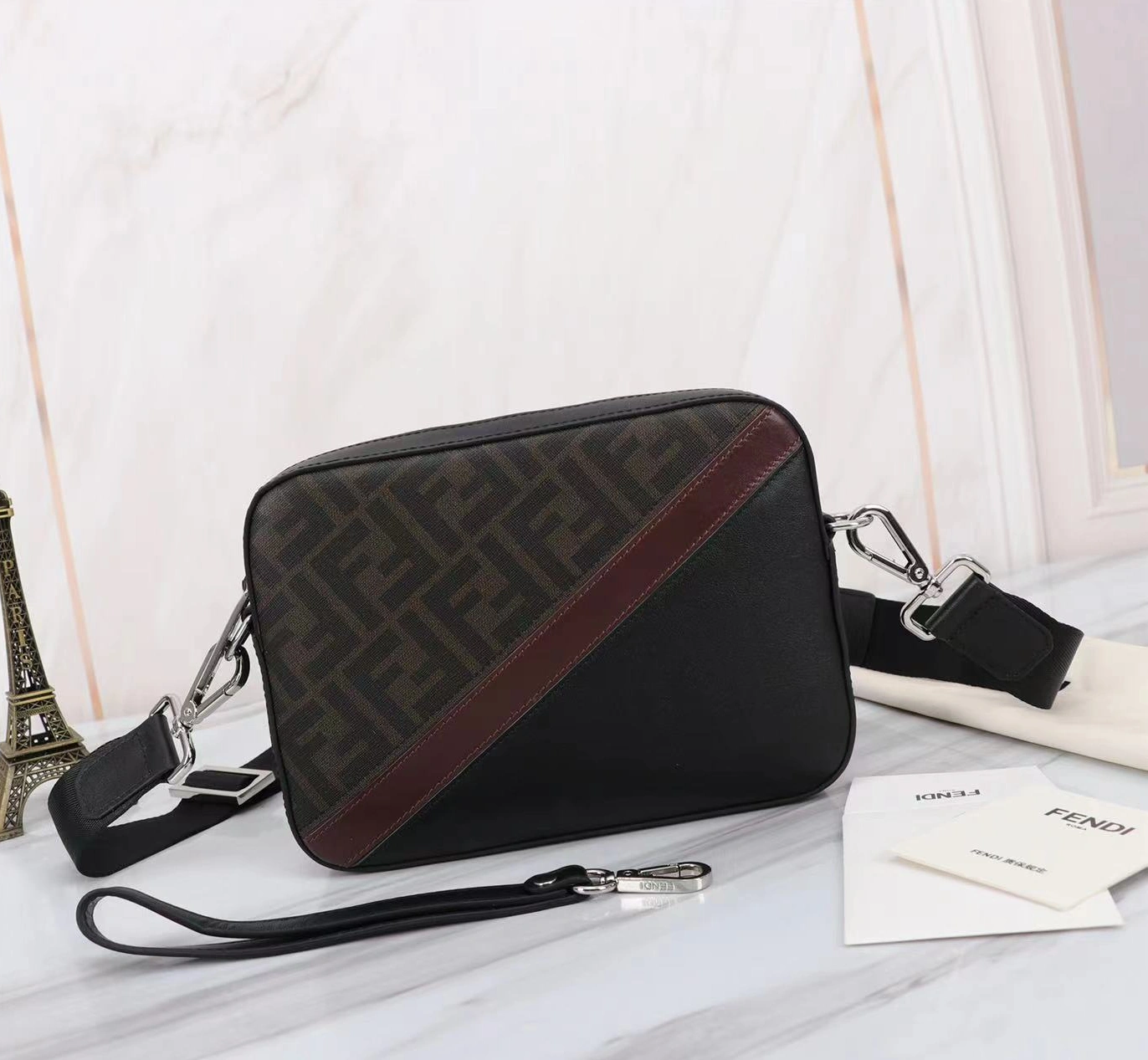 Fendi AAA Man Messenger Bags Lightweight 2948