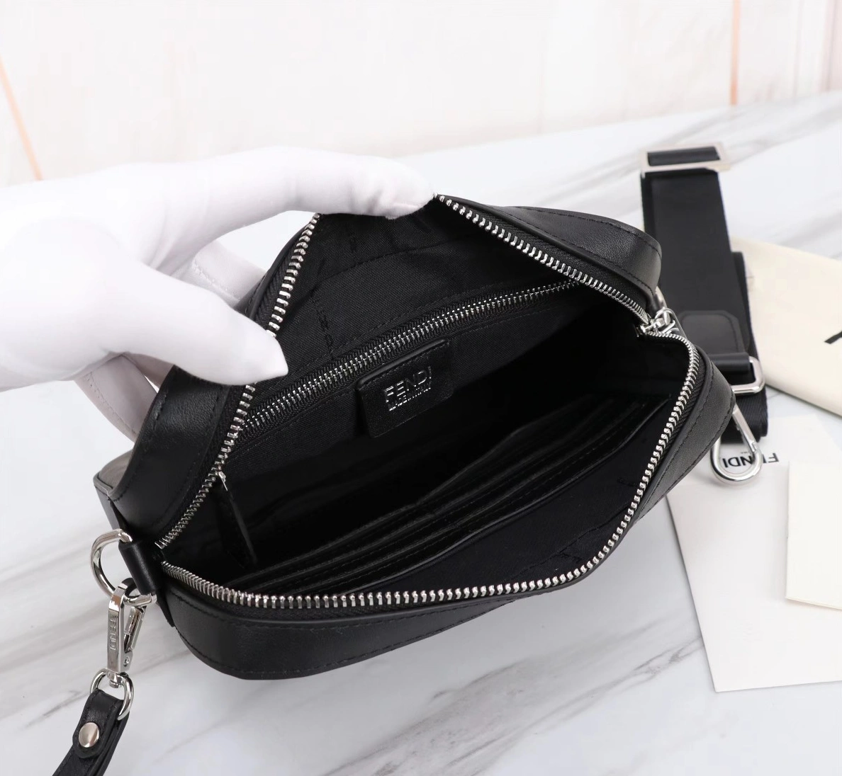 Fendi AAA Man Messenger Bags Lightweight 2948