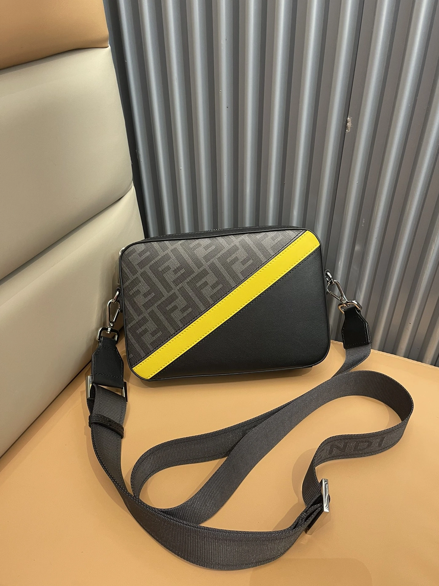 Fendi AAA Man Messenger Bags Lightweight 3669