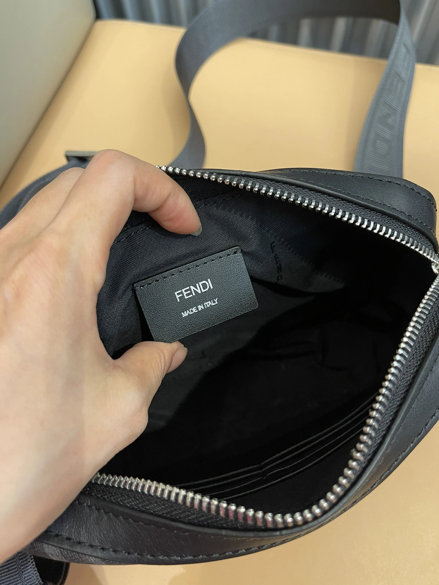 Fendi AAA Man Messenger Bags Lightweight 3669