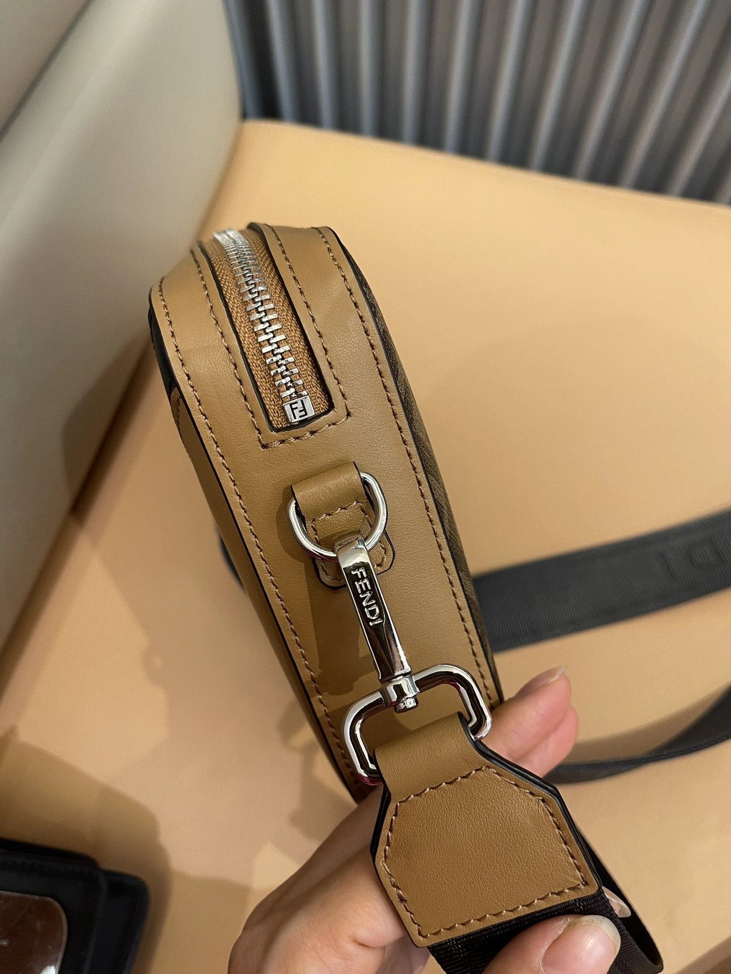Fendi AAA Man Messenger Bags Minimalist 5427
