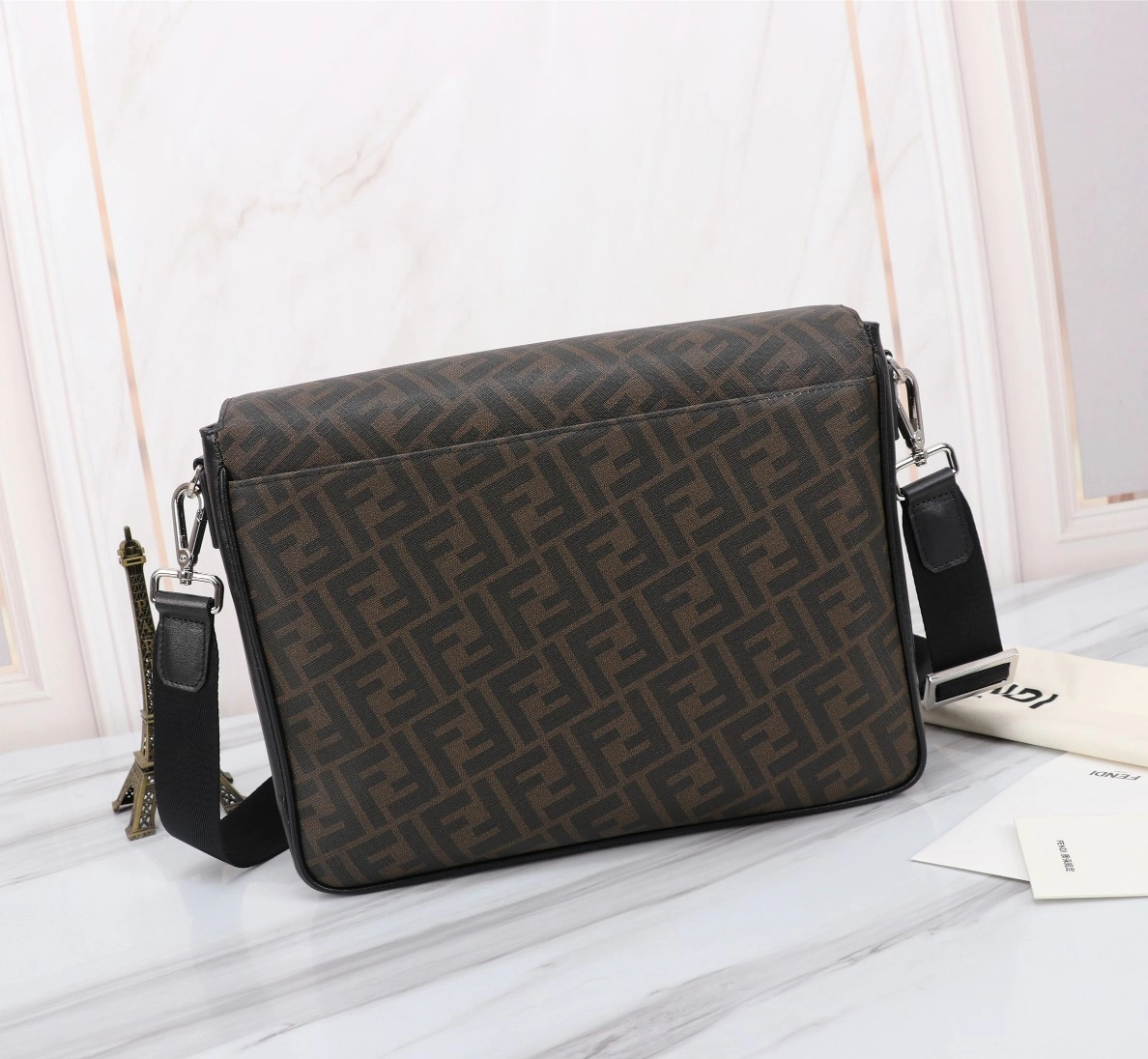 Fendi AAA Man Messenger Bags Minimalist 7132