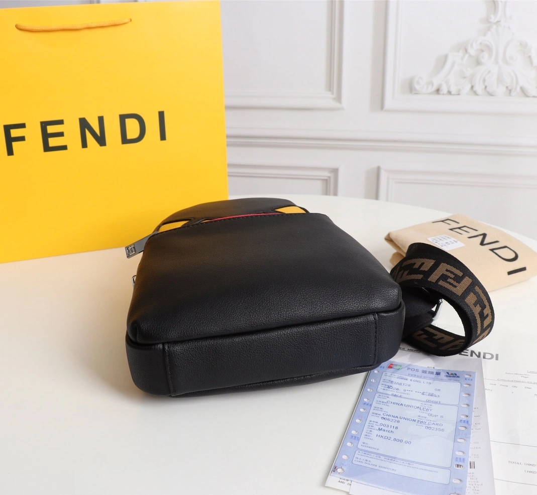 Fendi AAA Man Messenger Bags Reliable 7625