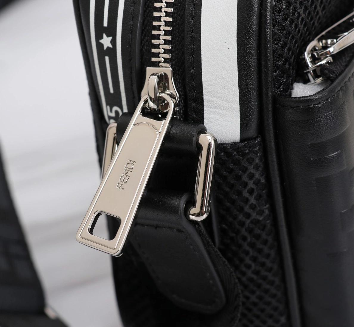 Fendi AAA Man Messenger Bags Resilient 6575