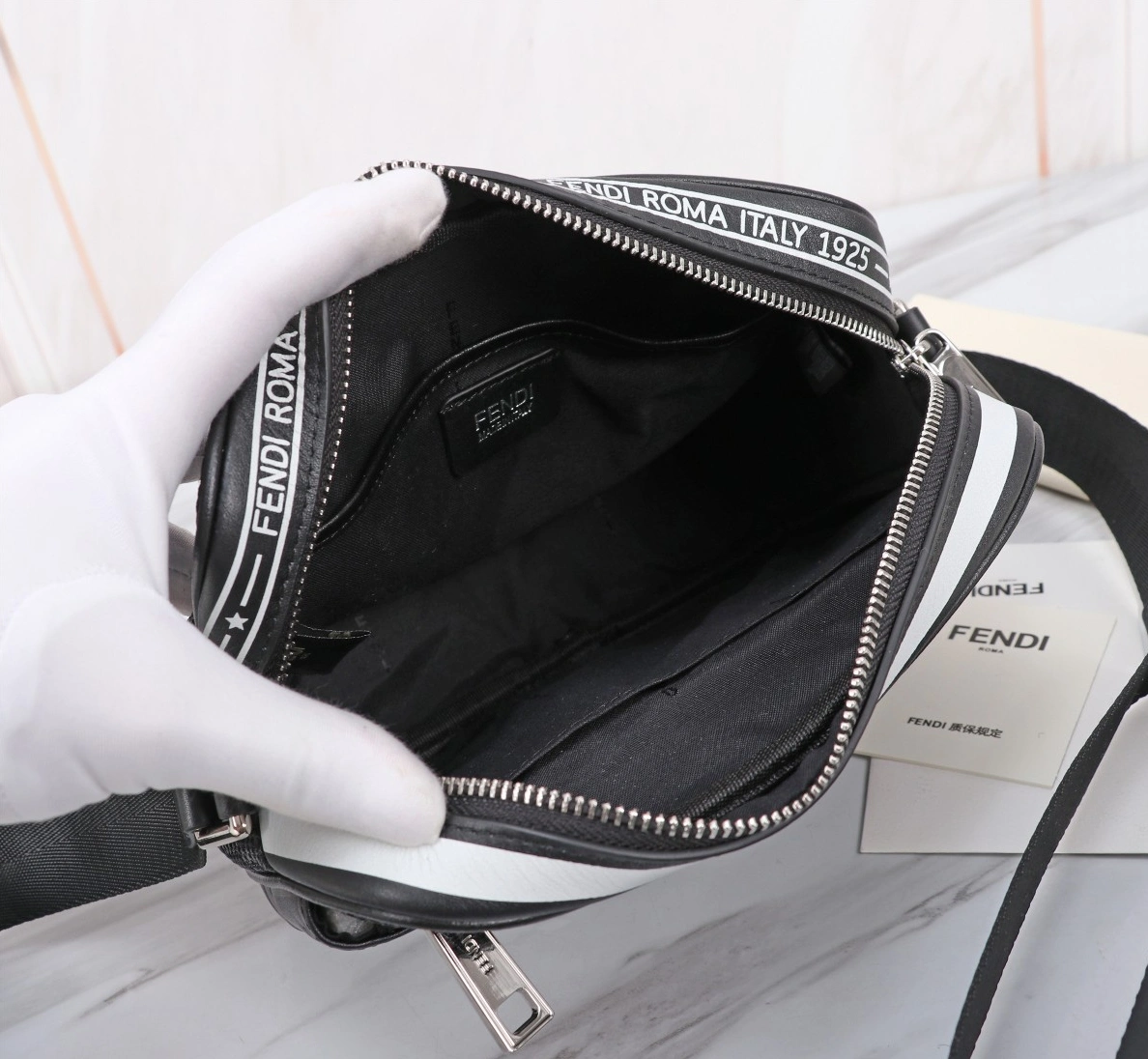 Fendi AAA Man Messenger Bags Resilient 6575