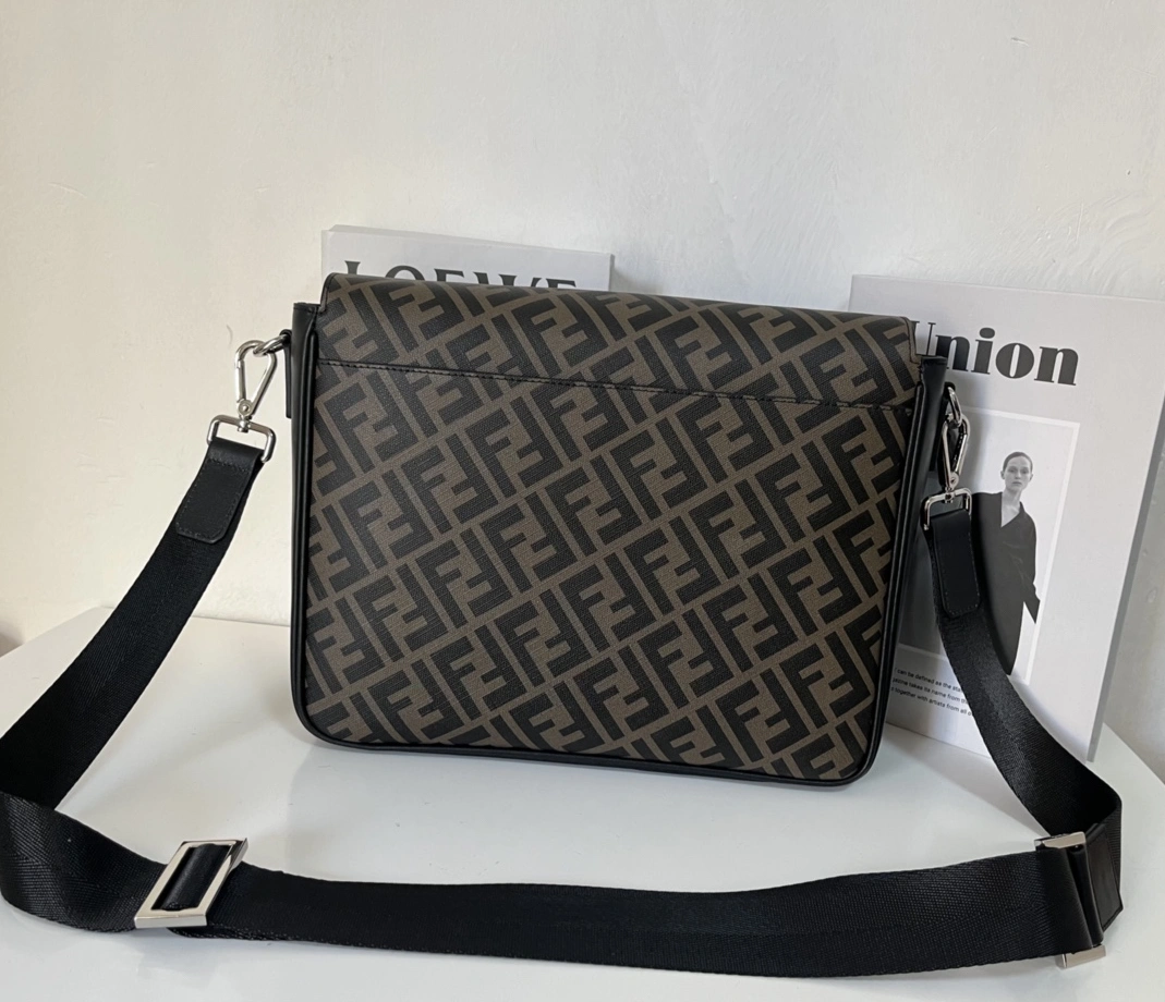 Fendi AAA Man Messenger Bags Soft 4267