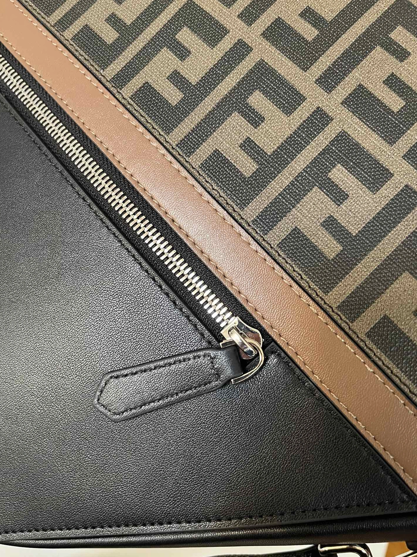 Fendi AAA Man Messenger Bags Soft 4267