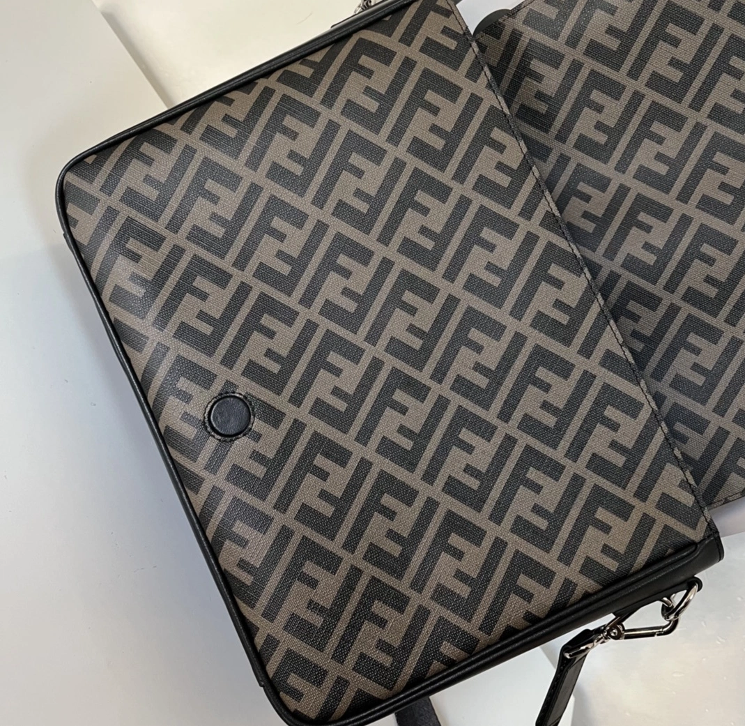 Fendi AAA Man Messenger Bags Soft 4267