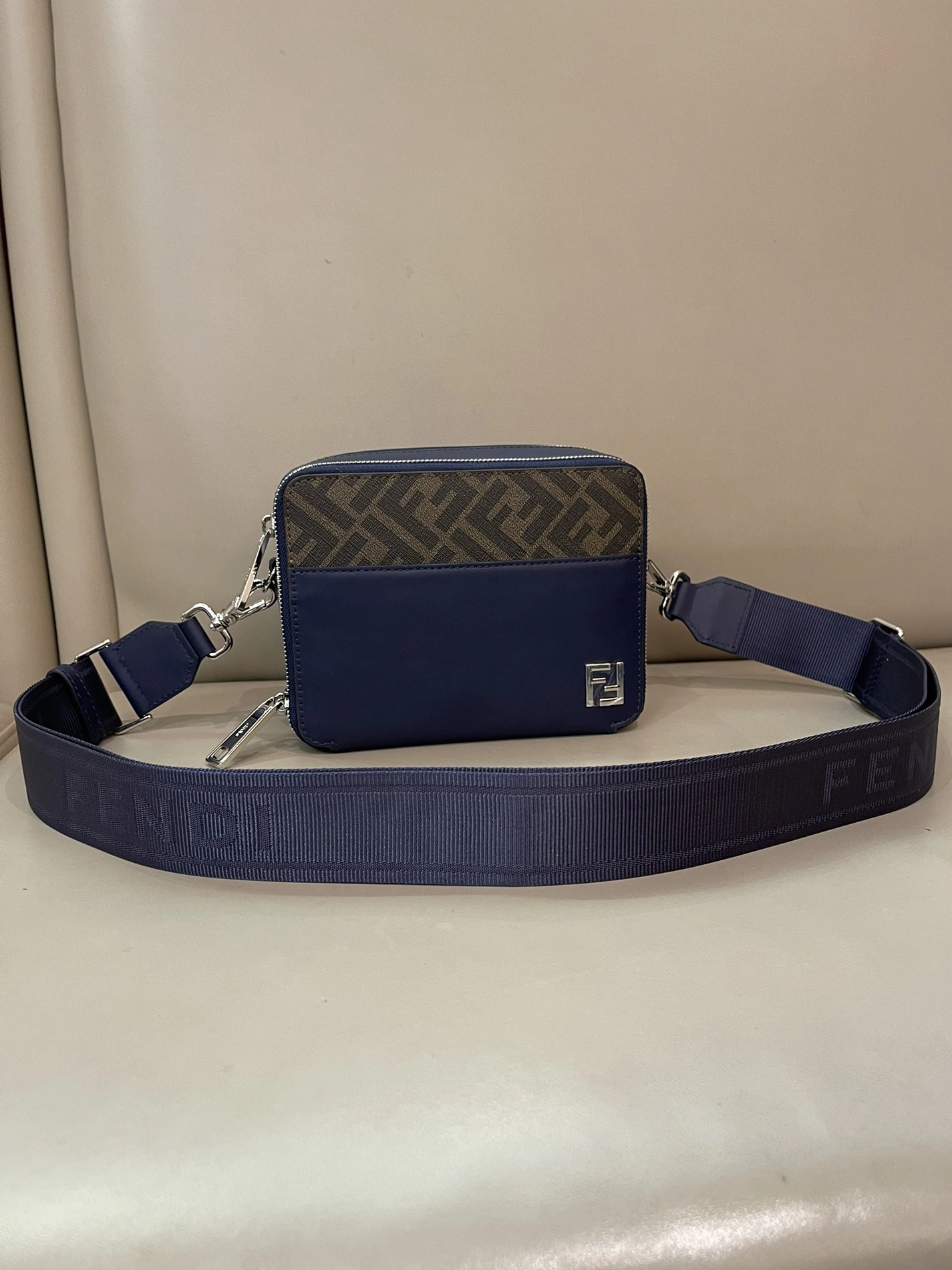 Fendi AAA Man Messenger Bags Soft 9073