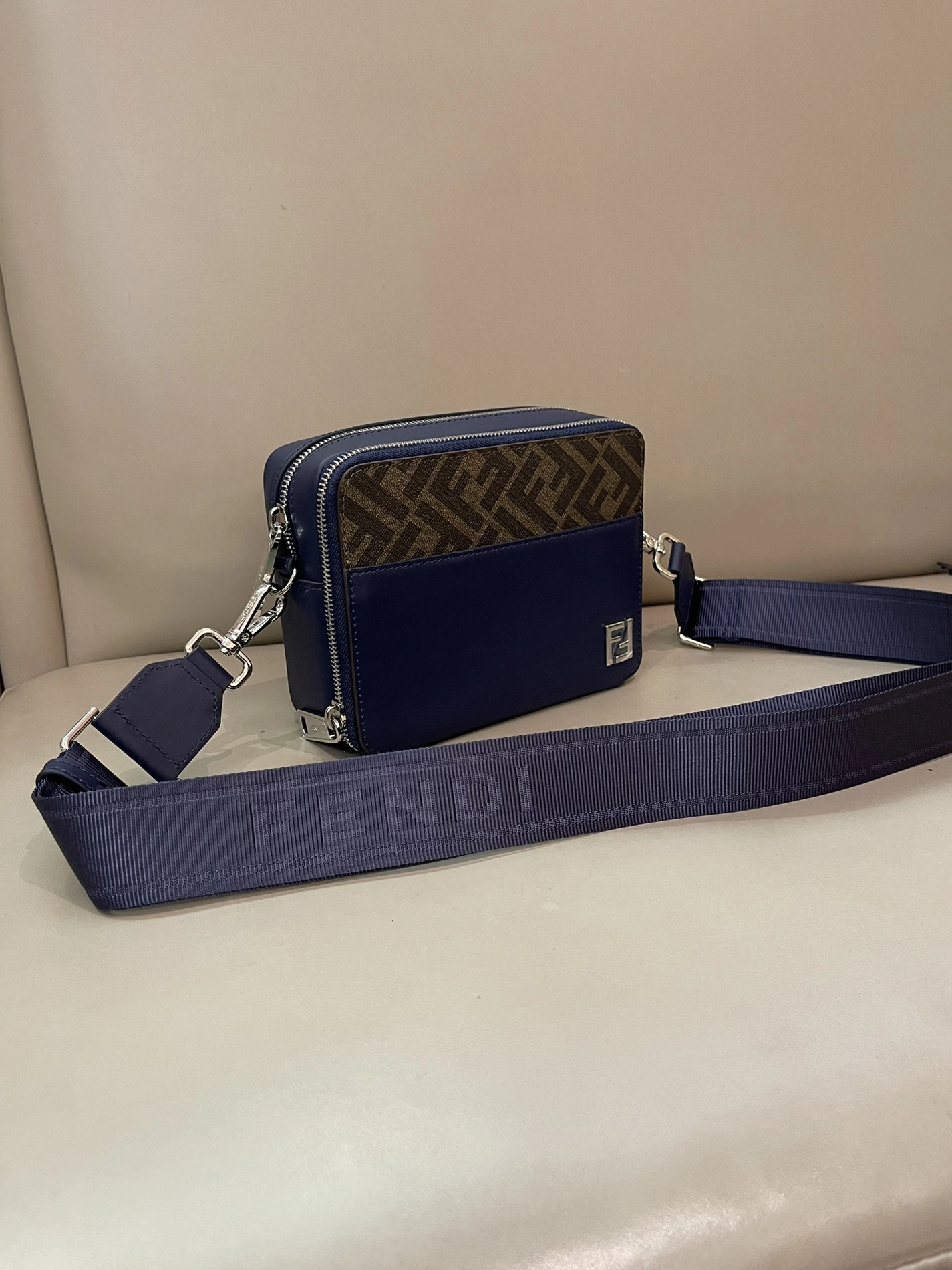 Fendi AAA Man Messenger Bags Soft 9073