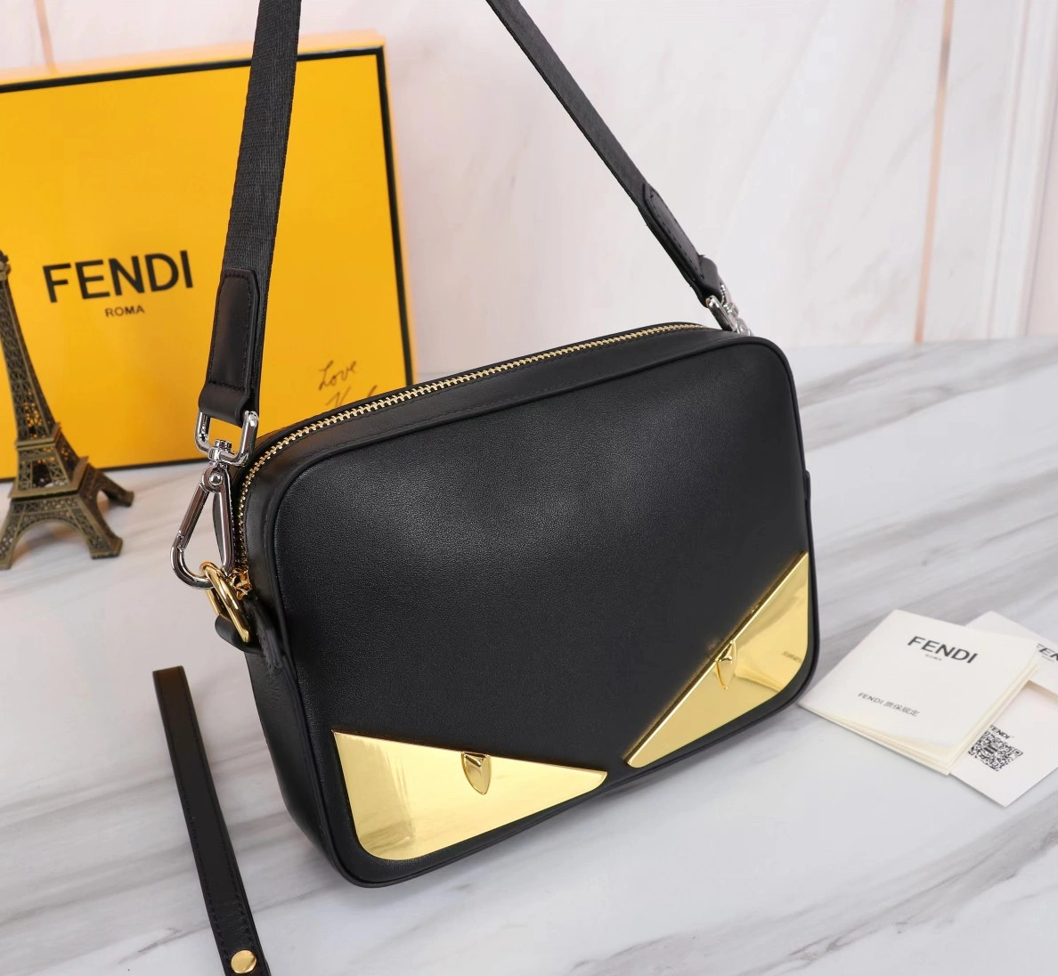 Fendi AAA Man Messenger Bags Sophisticated 2315