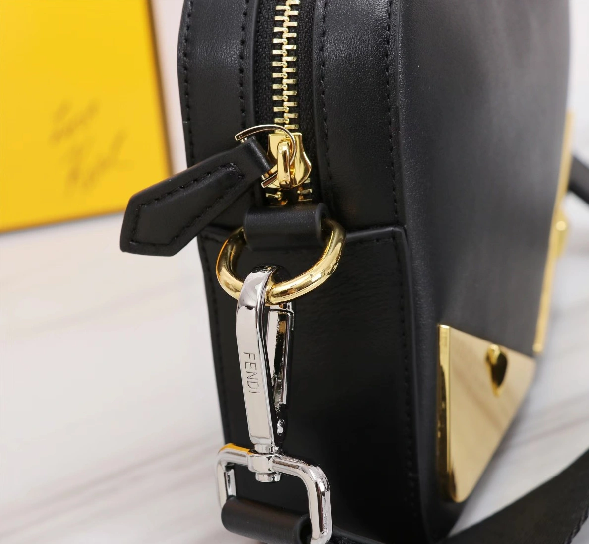 Fendi AAA Man Messenger Bags Sophisticated 2315