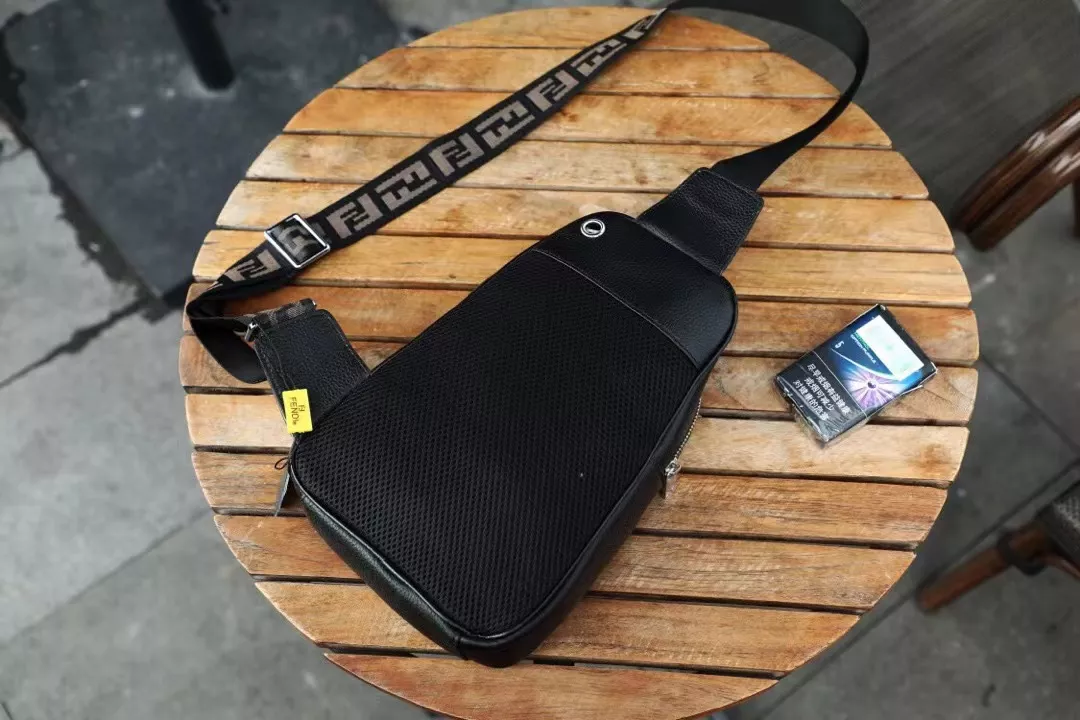 Fendi AAA Man Messenger Bags SportInspired 4843