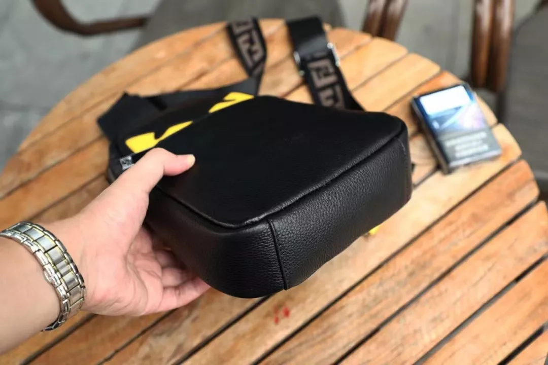 Fendi AAA Man Messenger Bags SportInspired 4843