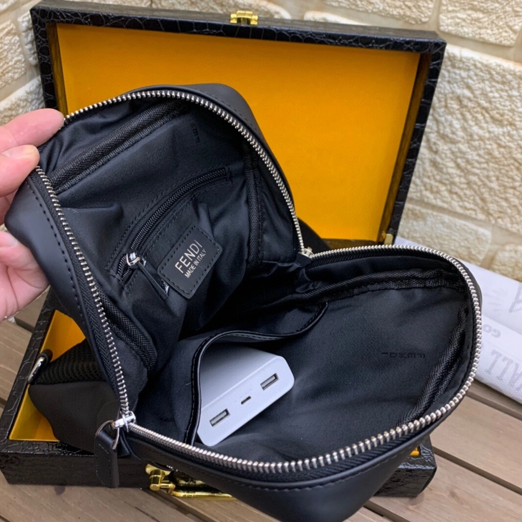 Fendi AAA Man Messenger Bags SportInspired 7076