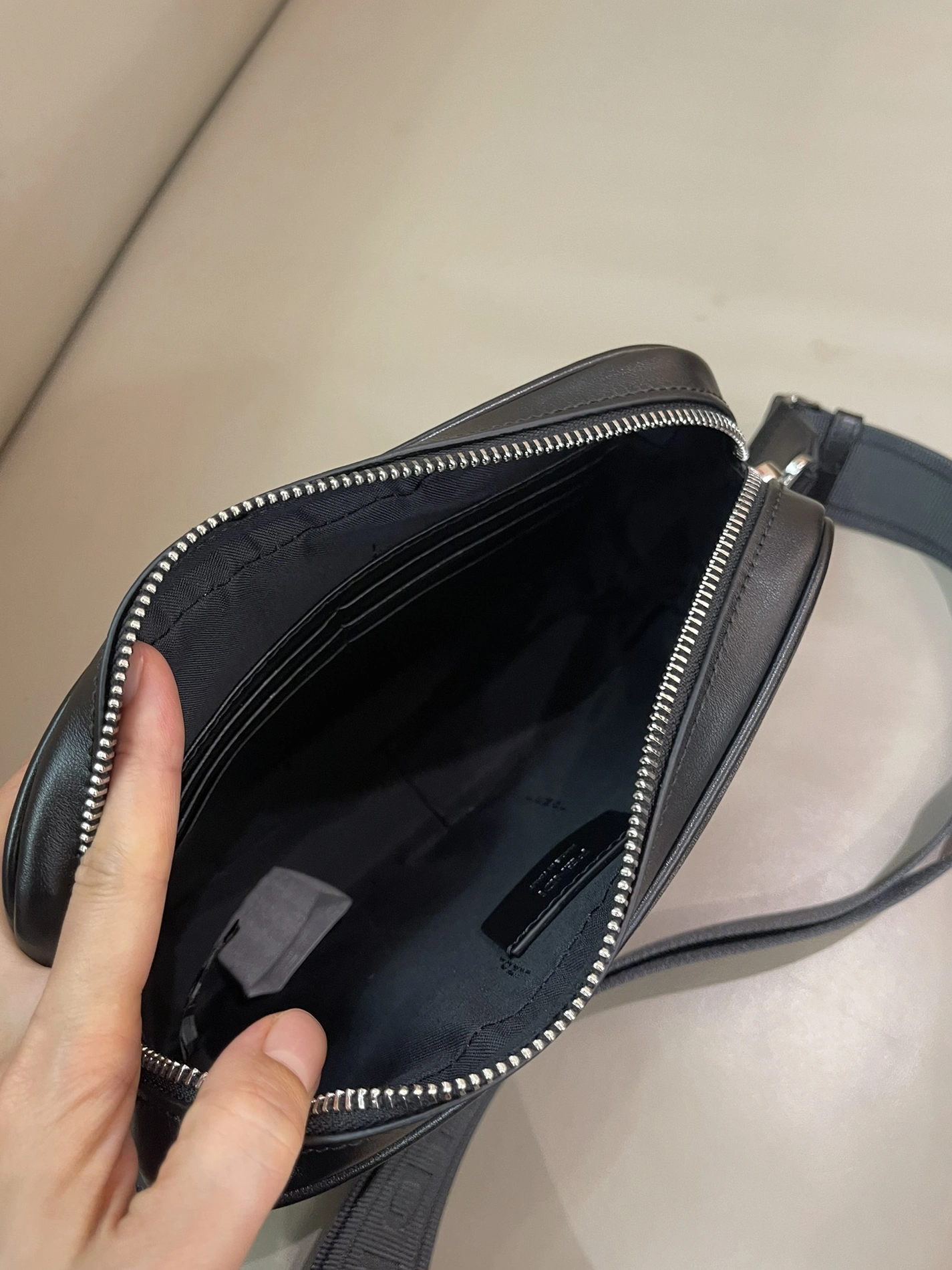 Fendi AAA Man Messenger Bags Trendy 3654